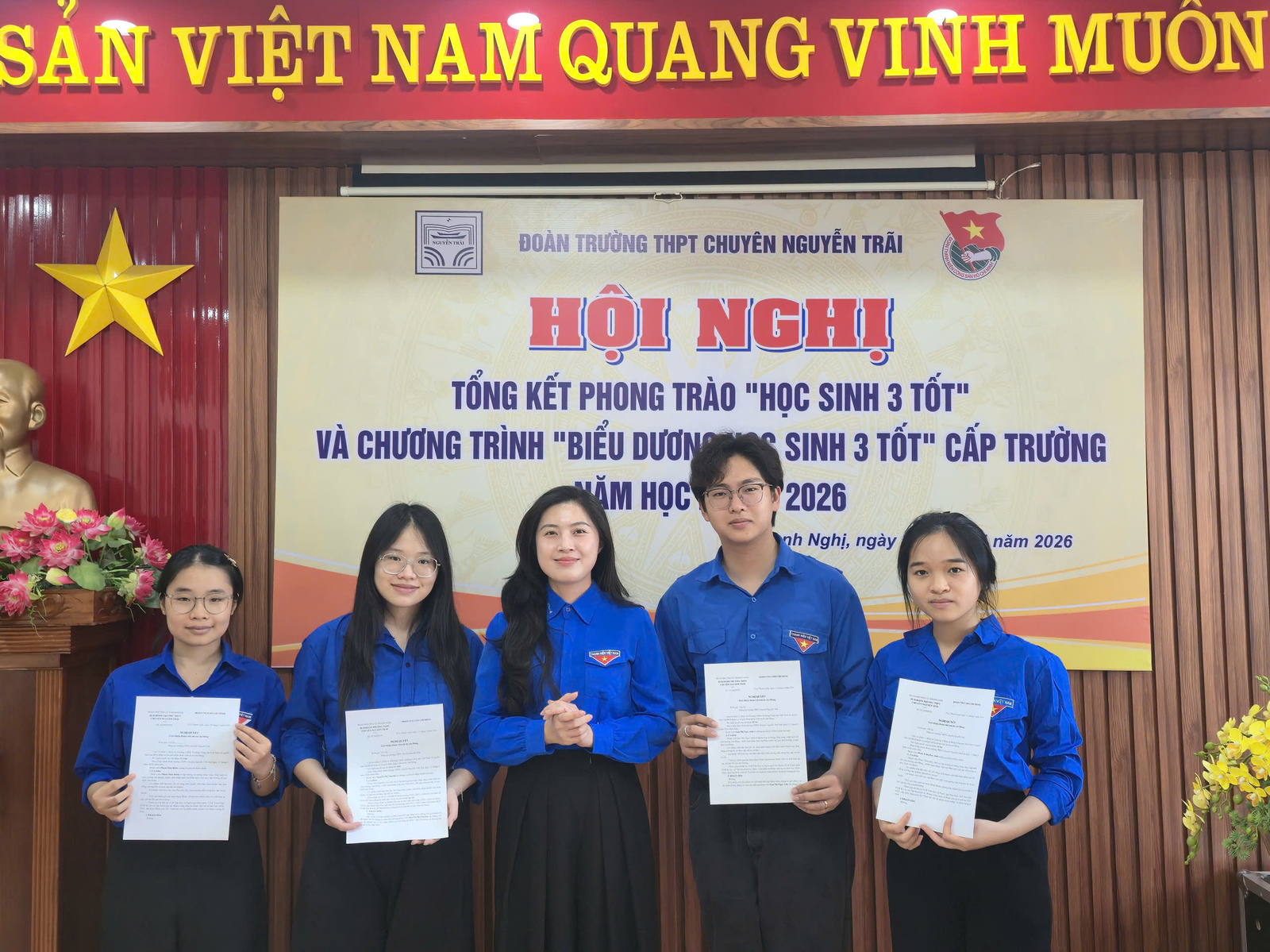 Đoàn trường THPT chuyên Nguyễn Trãi đẩy mạnh công tác phát triển Đảng từ phong trào “Học sinh 3 tốt”